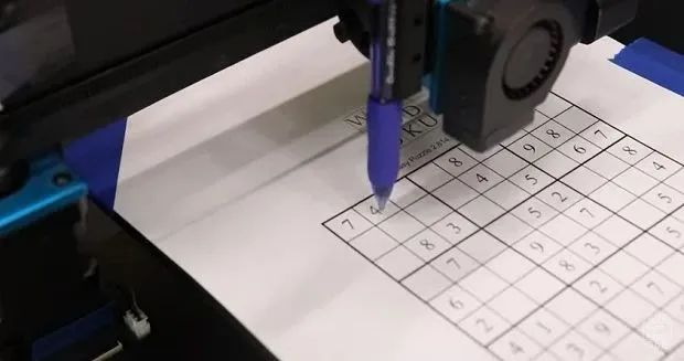 寫作業(yè)神器，大神把3D打印機改造成了書寫機 圖片